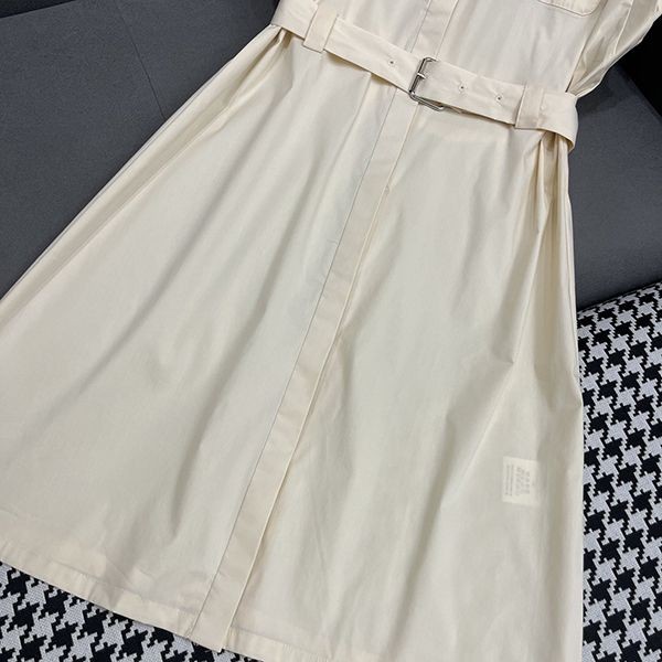 新色登場☆フェンディ ベルテッド・ワンピース 偽物 ホワイト fer15517